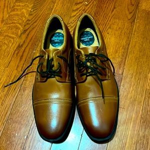 Leather dress shoes size 9